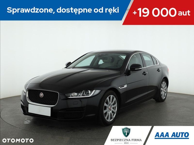 Jaguar XE - 1