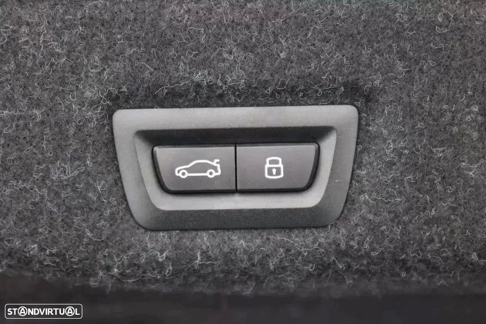 BMW 520 d xDrive Pack Desportivo M - 42