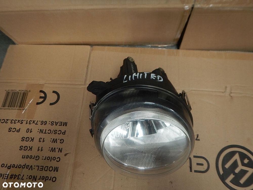 lampa przod prawa jeep liberty - 2