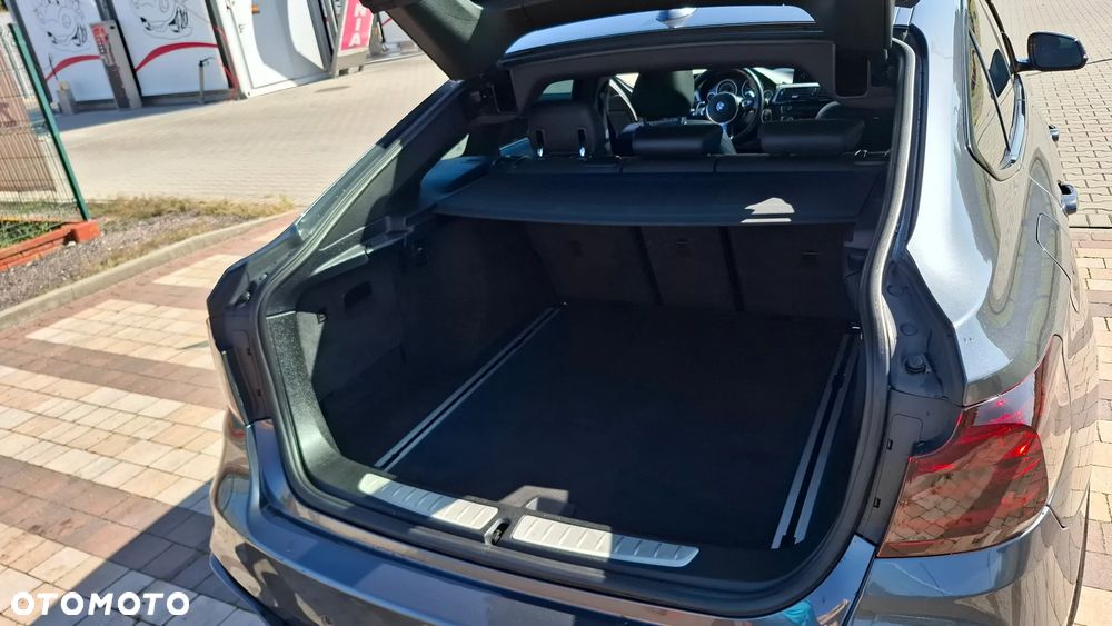 BMW Seria 3 320d xDrive Sport-Aut Sport Line - 23