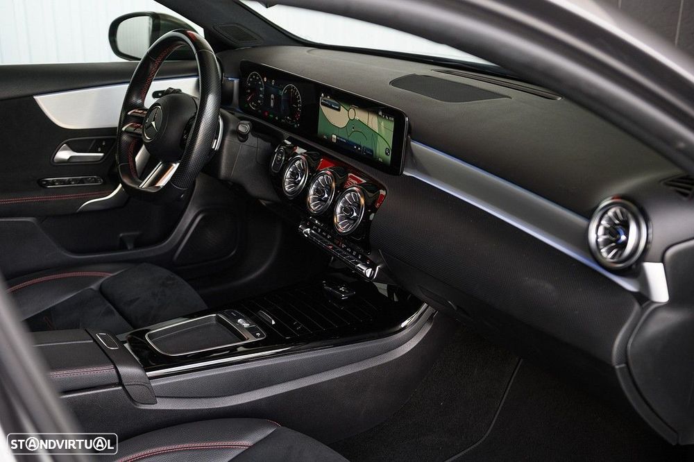 Mercedes-Benz A 250 e AMG Line - 22