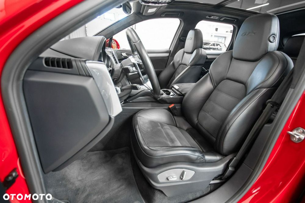 Porsche Cayenne GTS - 28
