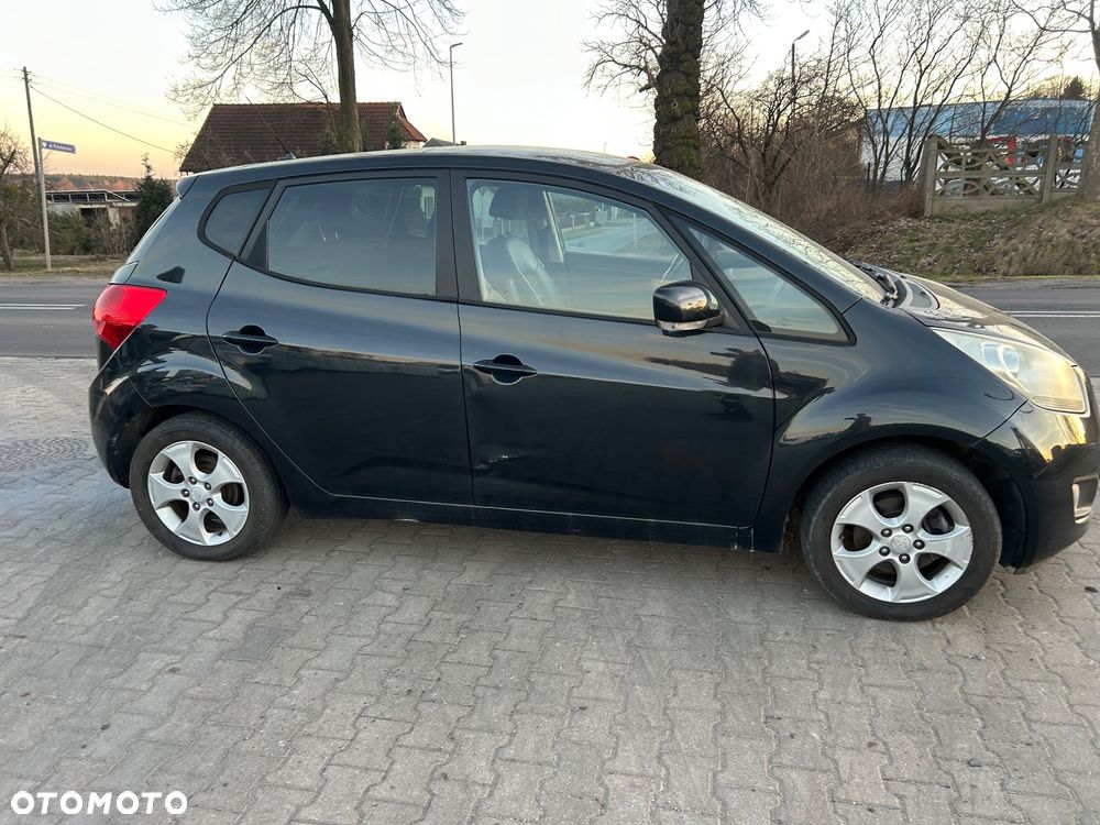 Kia Venga - 8