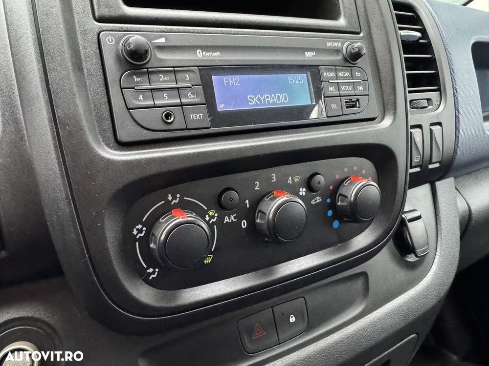 Opel Vivaro Doka 6 Locuri+Duba - 14