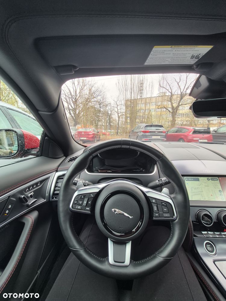 Jaguar F-Type P450 AWD R-Dynamic - 11