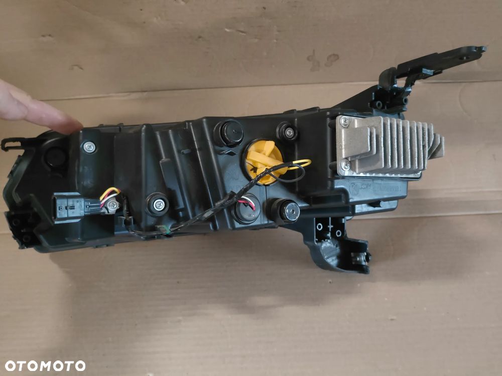 Dacia Spring Elektryk 22- LAMPA PRAWY PRZÓD LED 266008993R - 12