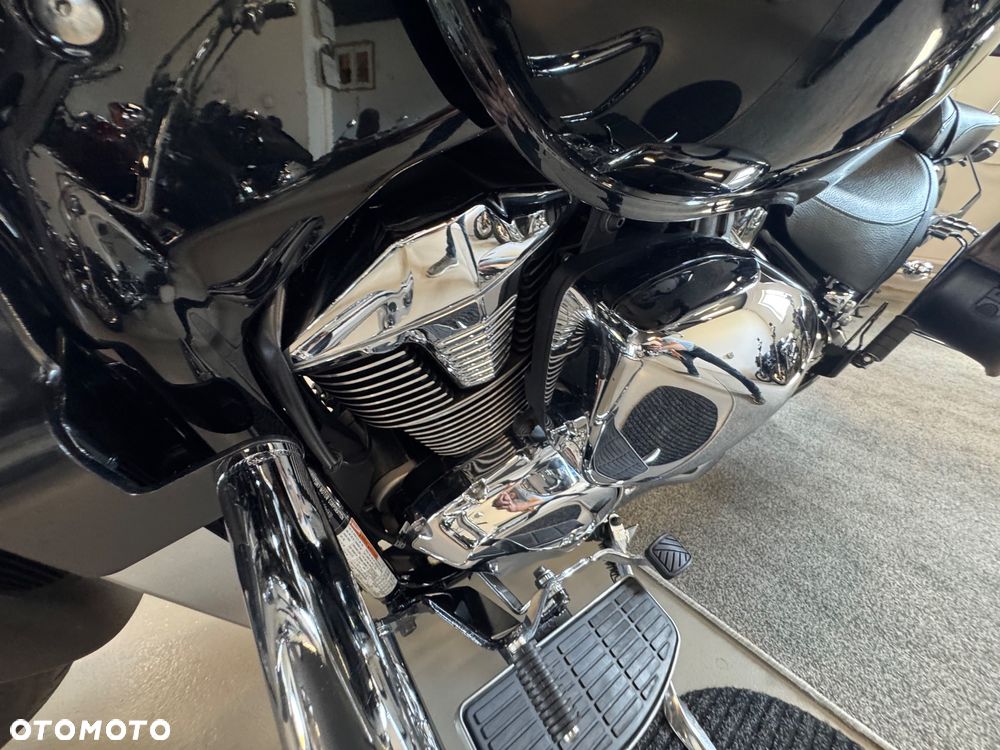 Suzuki Intruder - 19