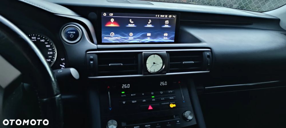 Lexus IS 300h Black - 31