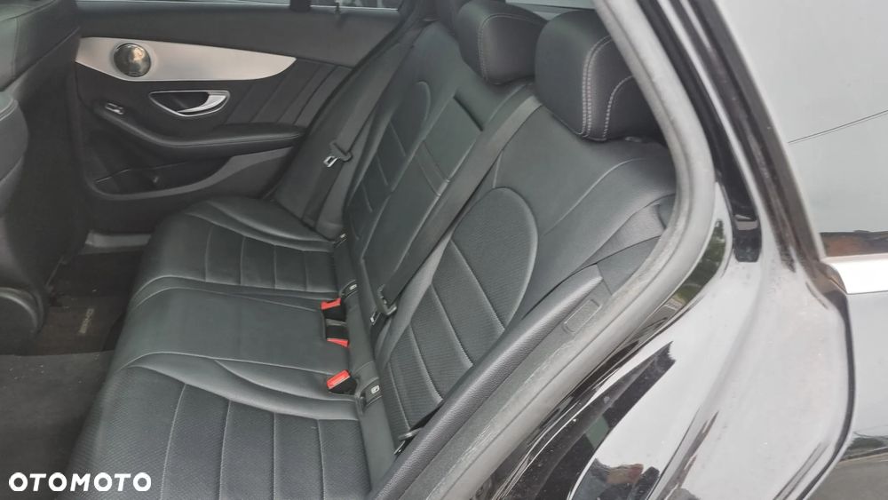 Mercedes-Benz Klasa C 300 9G-TRONIC AMG Line - 29