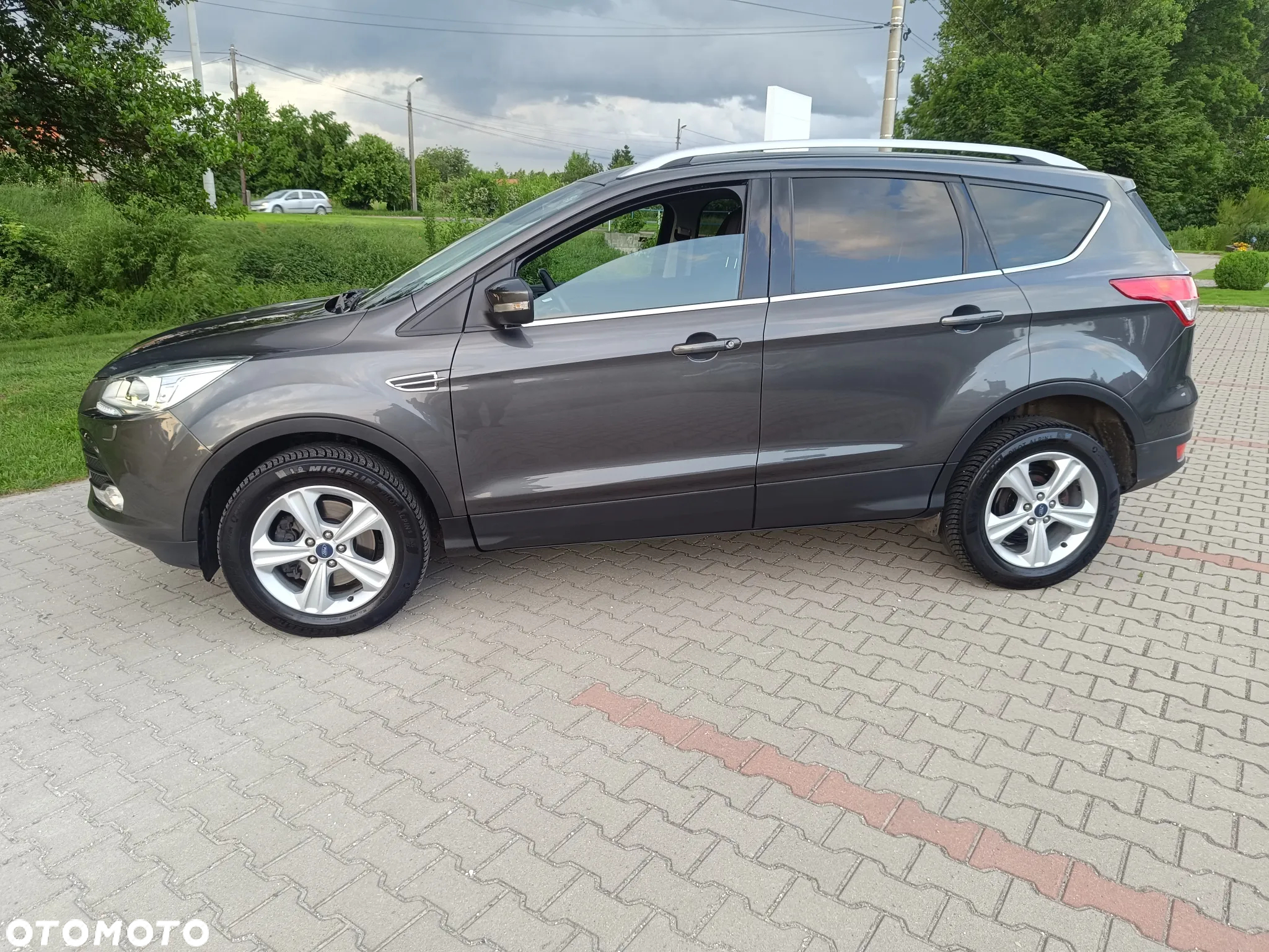 Ford Kuga 2.0 TDCi 2x4 Titanium - 9