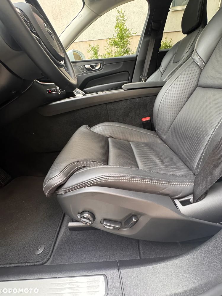 Volvo XC 60 B5 B AWD Plus Bright - 13