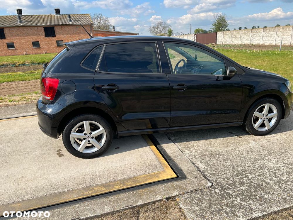 Volkswagen Polo 1.4 16V Comfortline DSG - 2