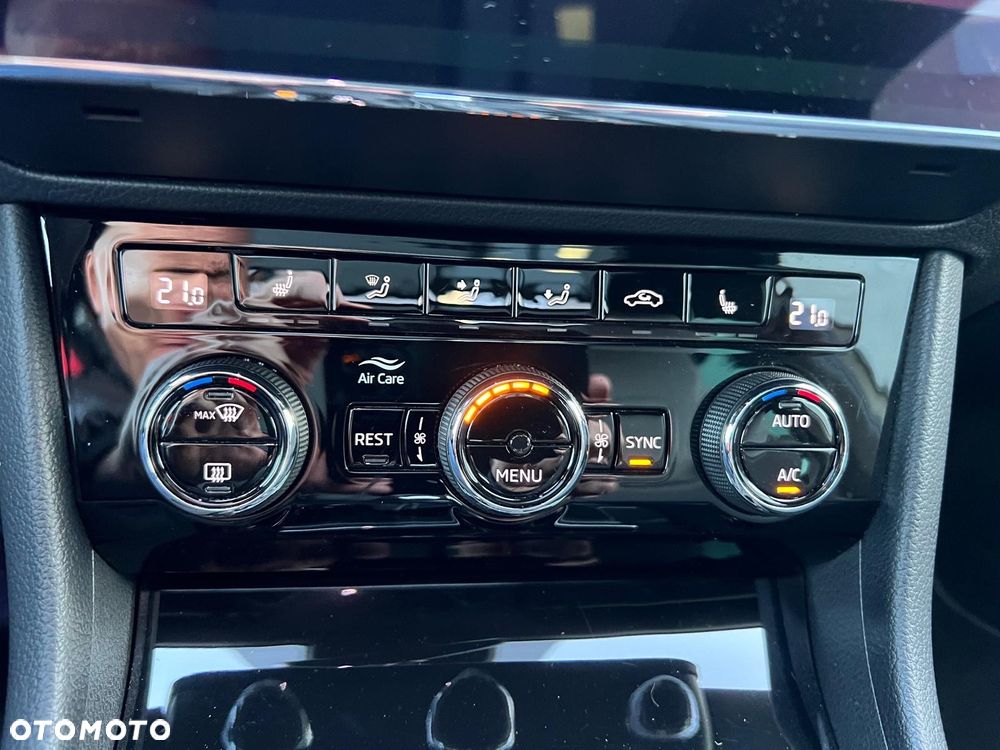 Skoda Superb Combi 2.0 TDI 4x4 DSG SportLine - 17