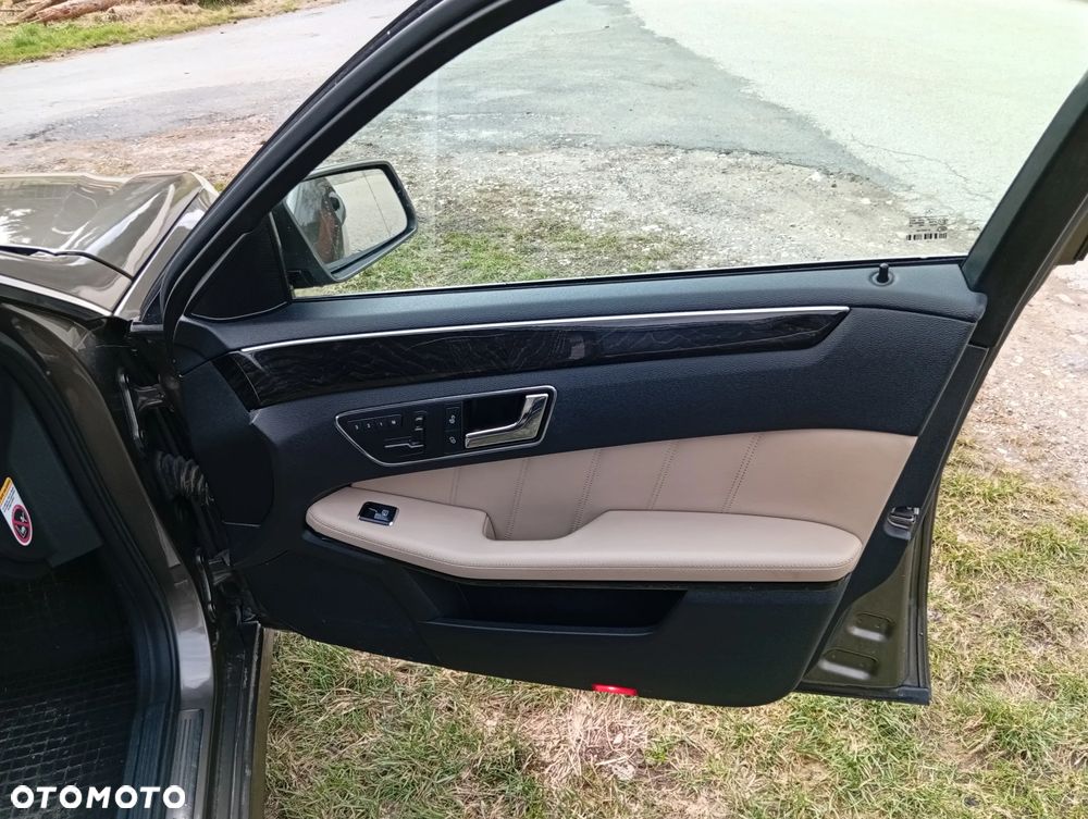Mercedes-Benz Klasa E 300 CDI DPF BlueEFFICIENCY 7G-TRONIC Avantgarde - 14