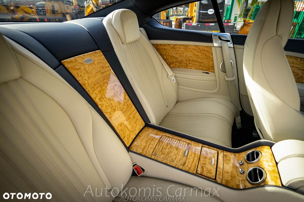 Bentley Continental GT - 35