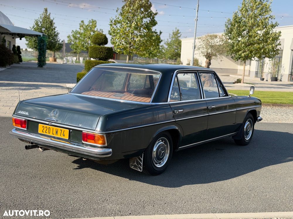Mercedes-Benz W114 - 6