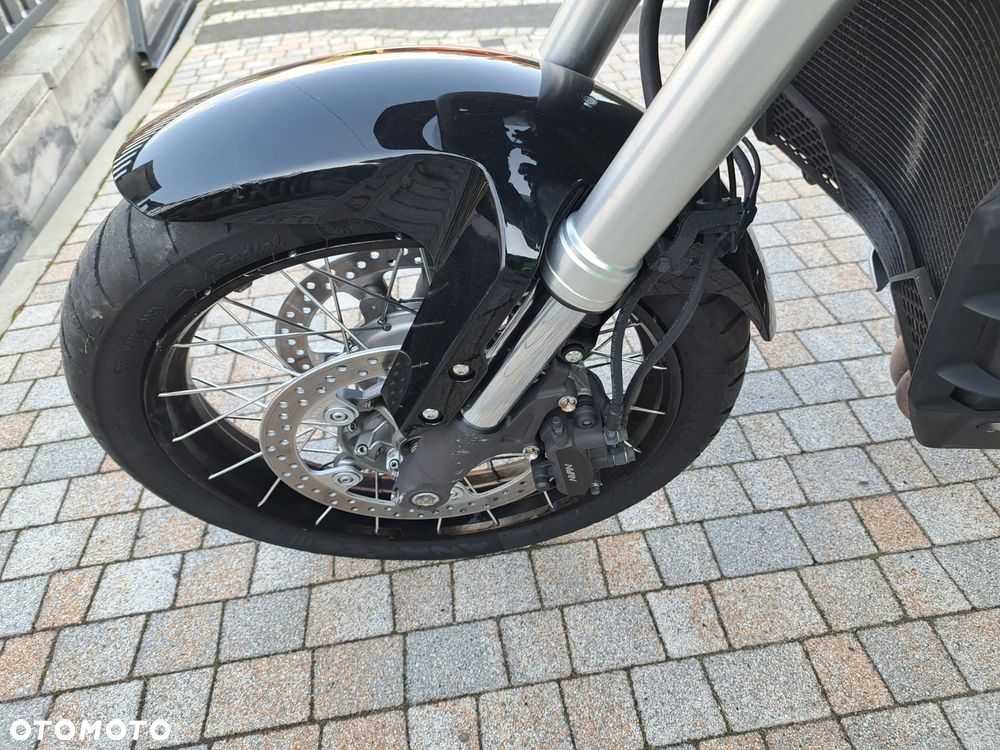 Honda VFR - 13