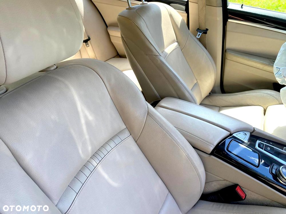 BMW Seria 5 520d xDrive Luxury Line - 7