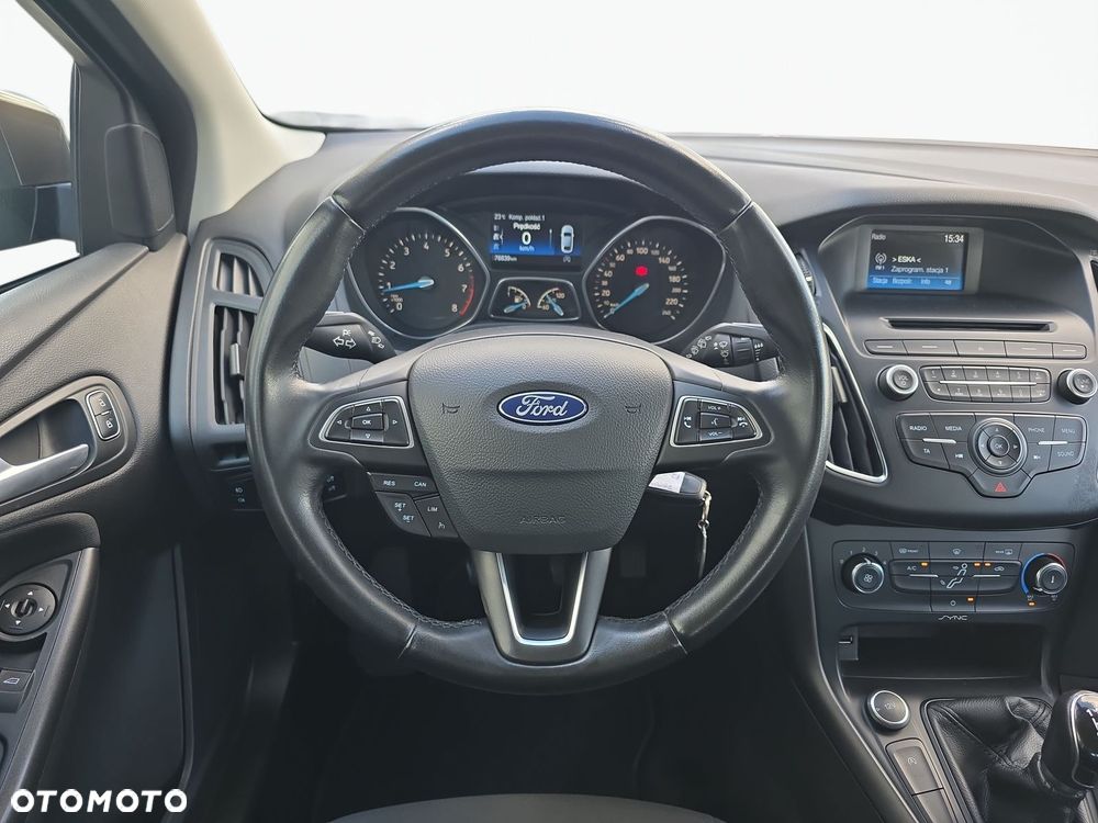 Ford Focus 1.0 EcoBoost Trend - 27