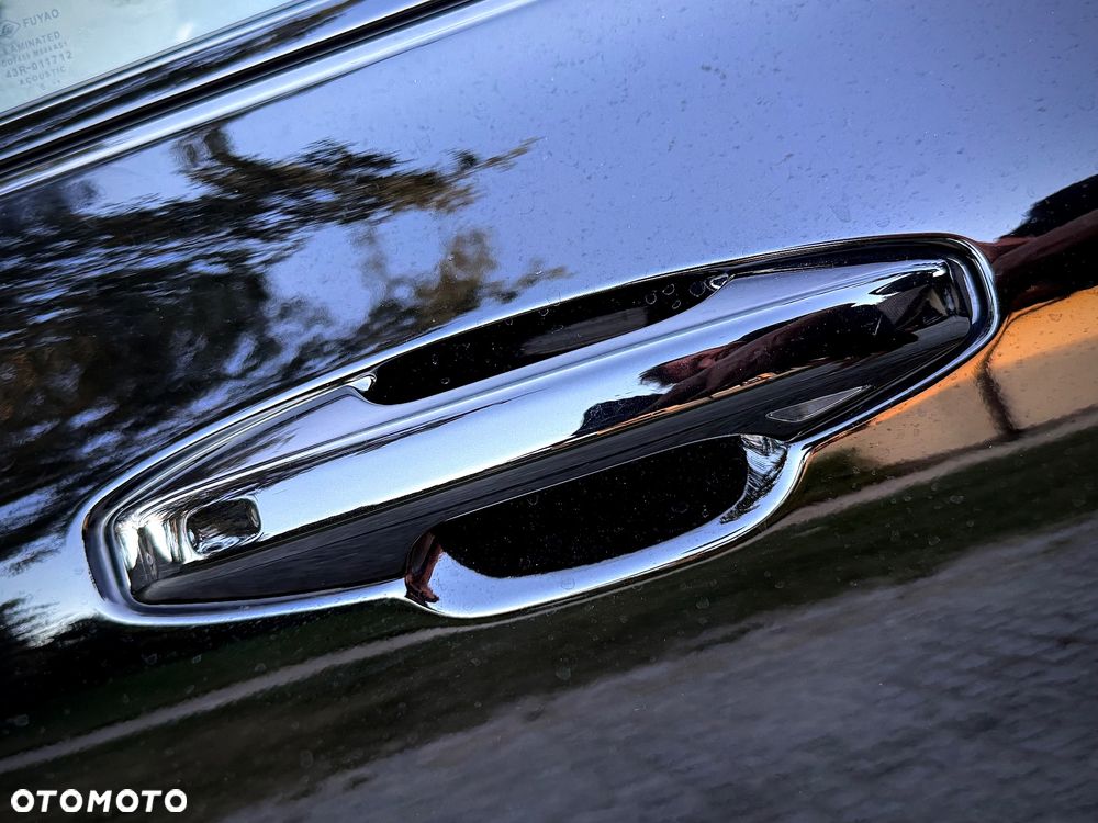 Volvo V60 T6 AWD Plug-In Hybrid Plus Dark - 24