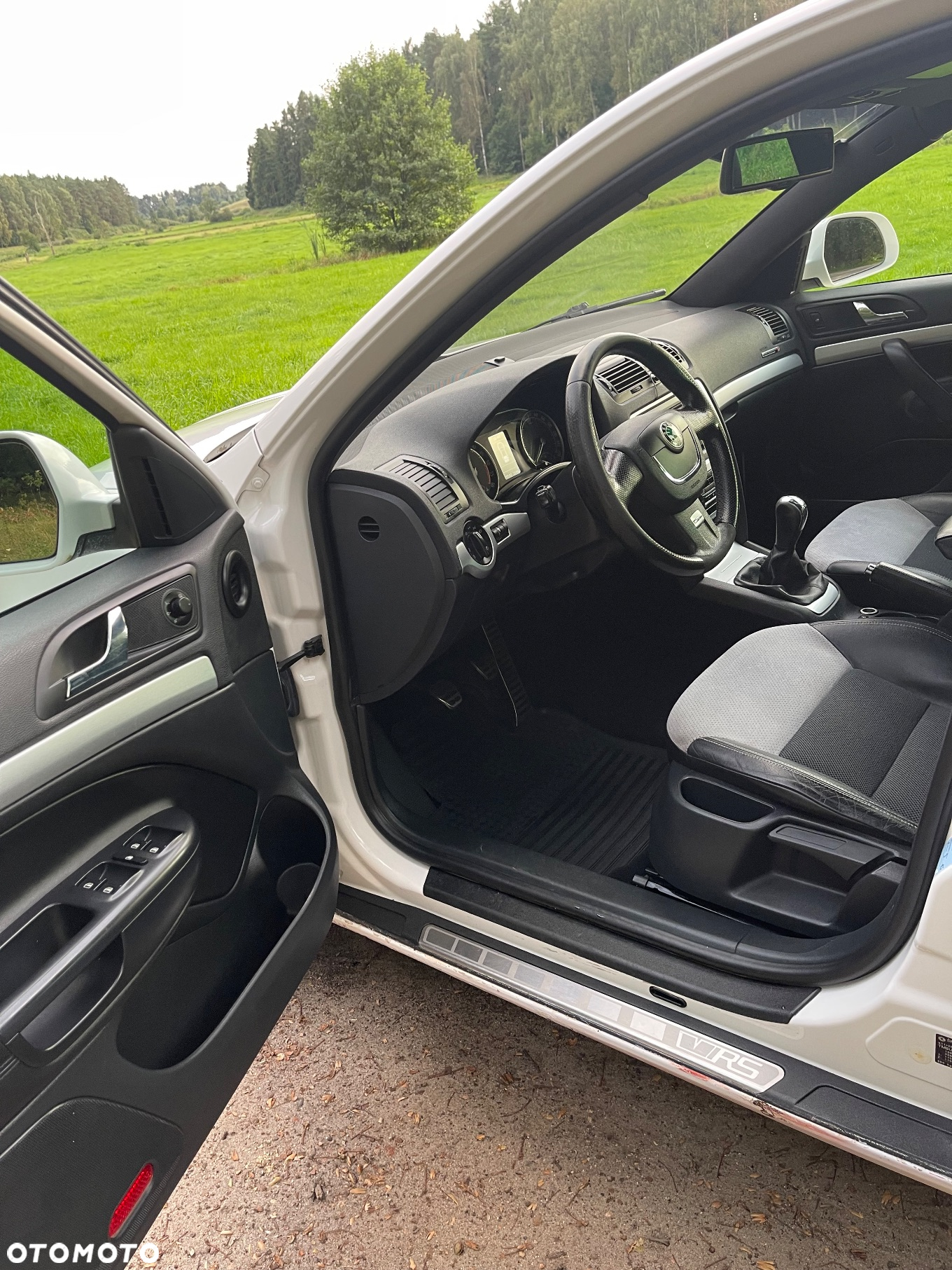 Skoda Octavia Combi 2.0 TDI DPF RS - 19