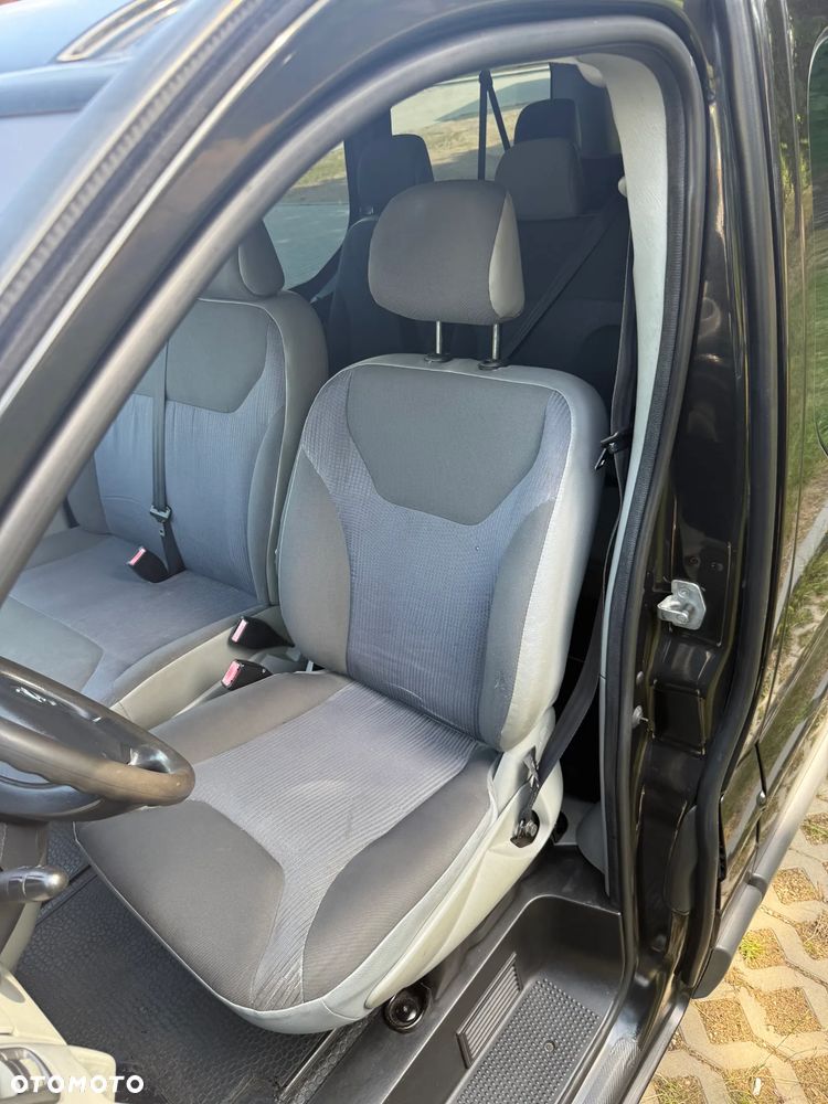 Opel Vivaro L2H1 2.9t - 29