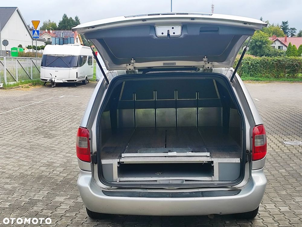 Chrysler Grand Voyager - 14