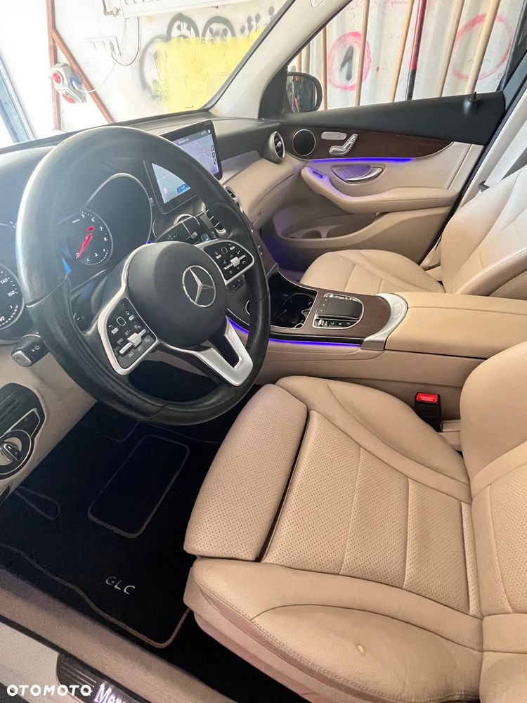 Mercedes-Benz GLC 300 4Matic 9G-TRONIC Exclusive - 17