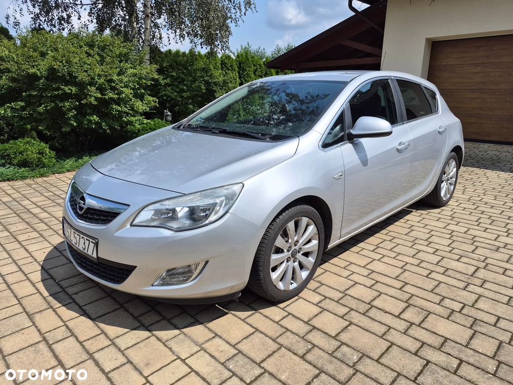 Opel Astra 2.0 CDTI DPF Automatik Cosmo - 2