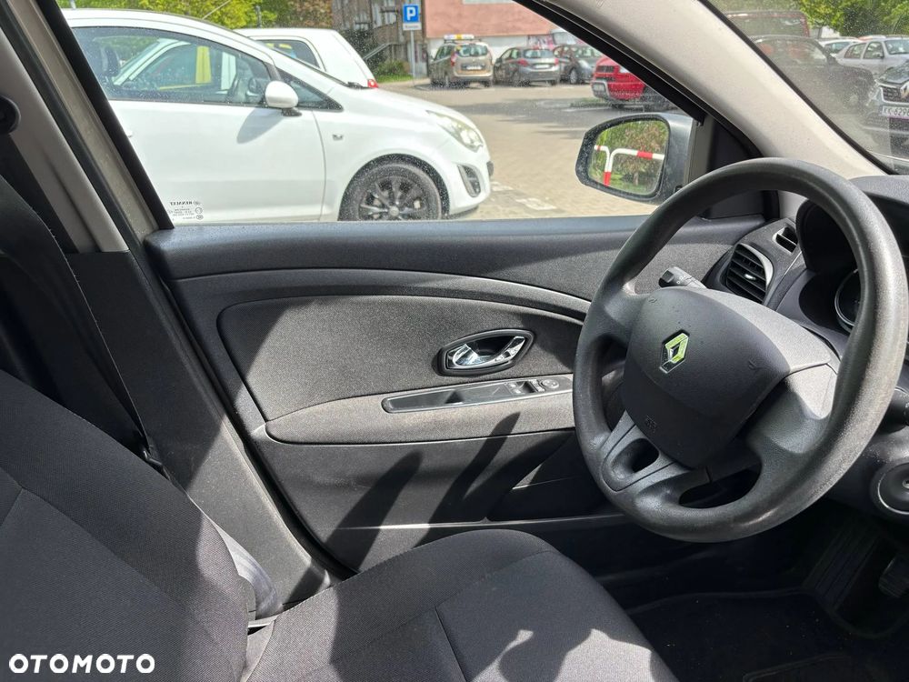Renault Fluence 1.6 16V Start - 9