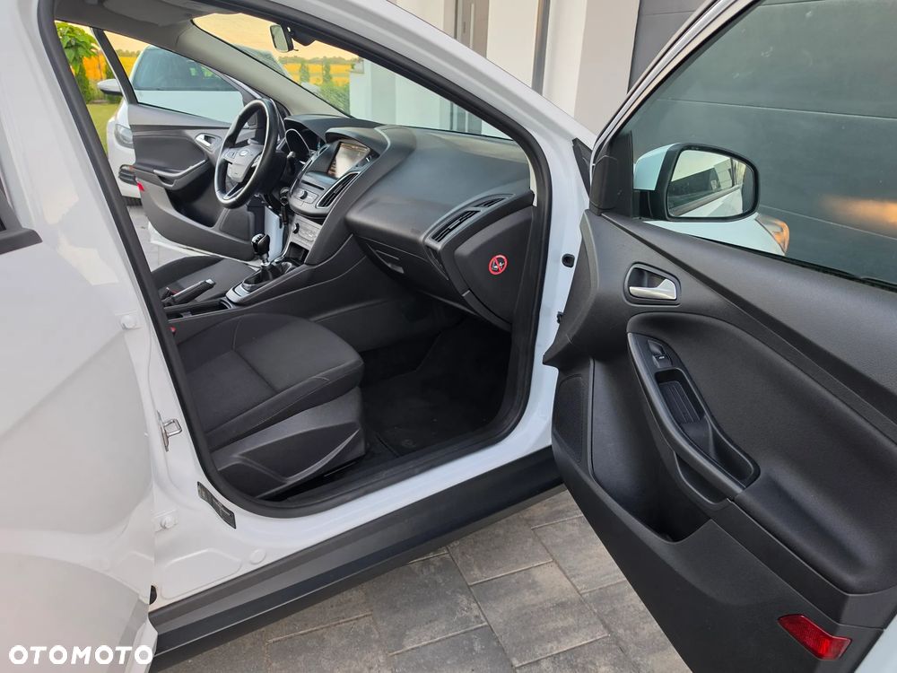 Ford Focus 1.5 TDCi SYNC Edition - 27