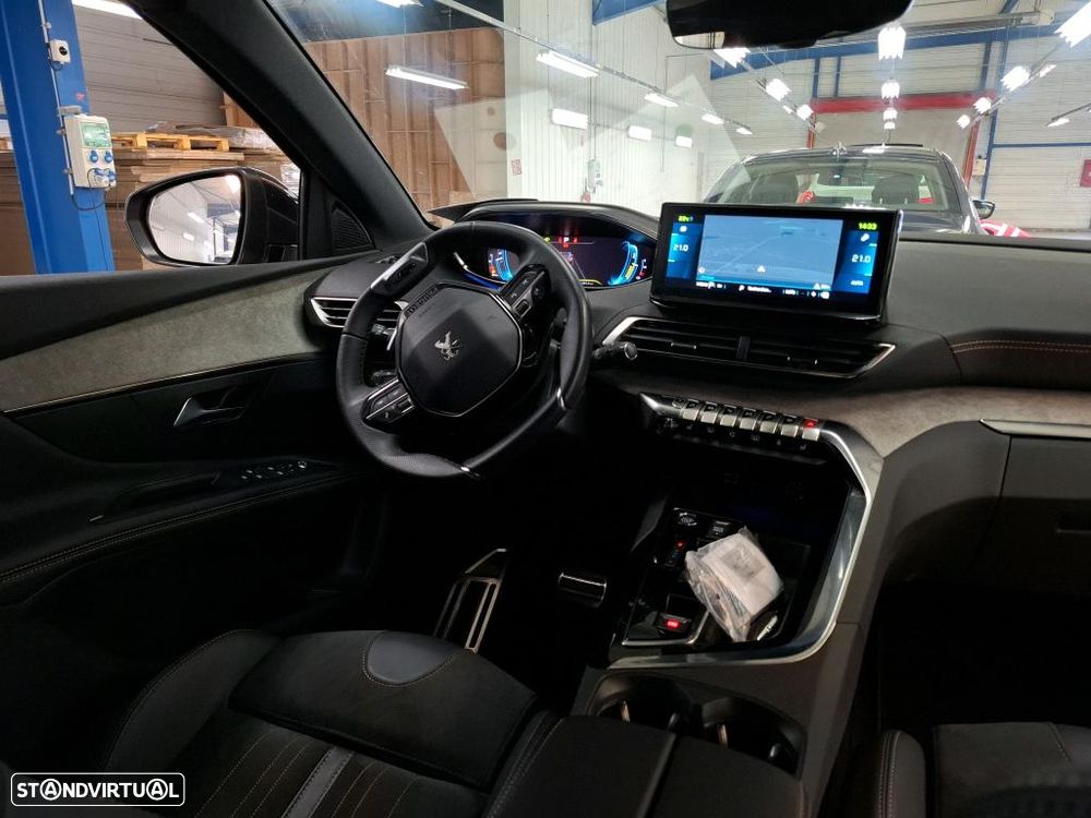 Peugeot 3008 Hybrid 225 e-EAT8 GT - 4