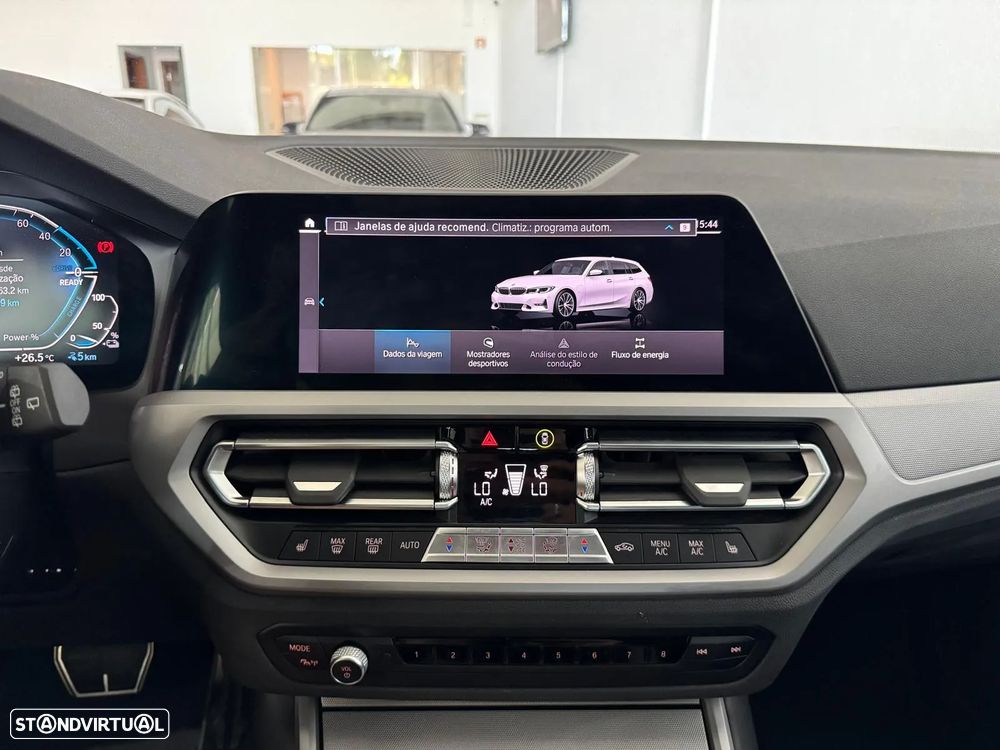 BMW 330 e Touring Pack M Auto - 30