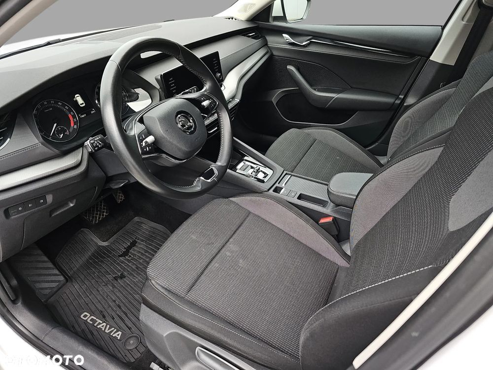 Skoda Octavia 2.0 TDI SCR Ambition DSG - 10