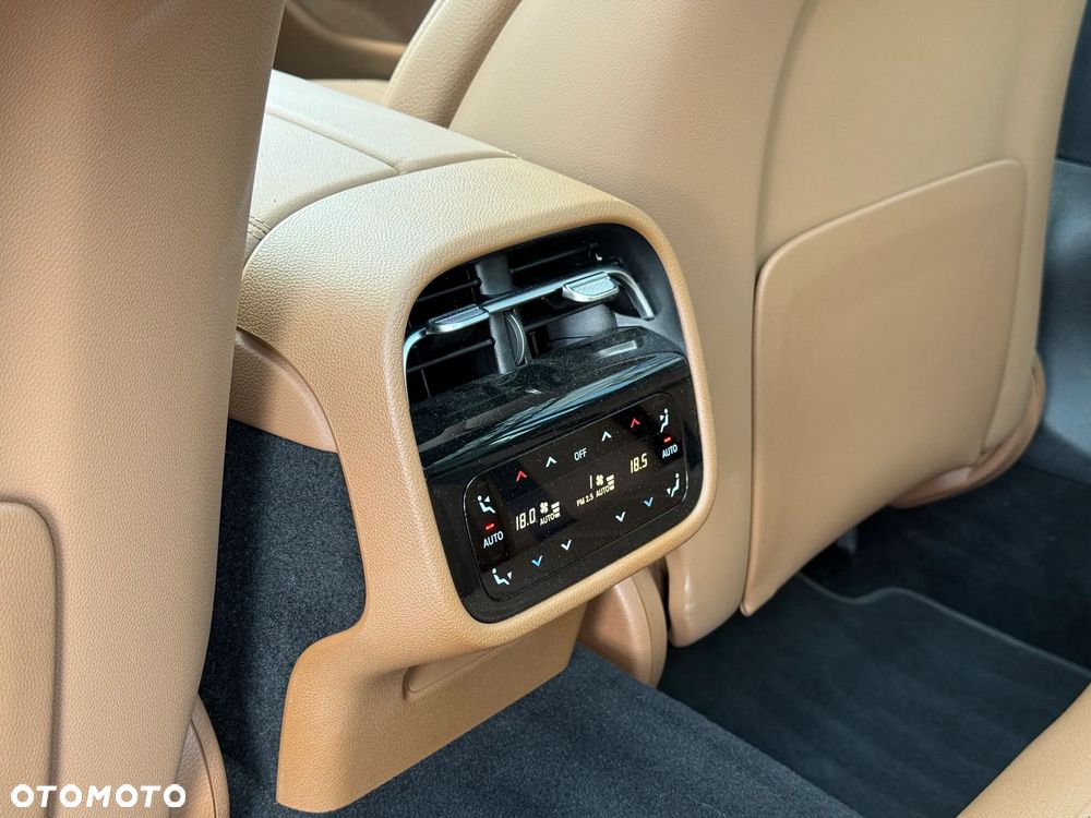 Mercedes-Benz Klasa E 300 de PHEV 4-Matic Exclusive 9G-Tronic - 16