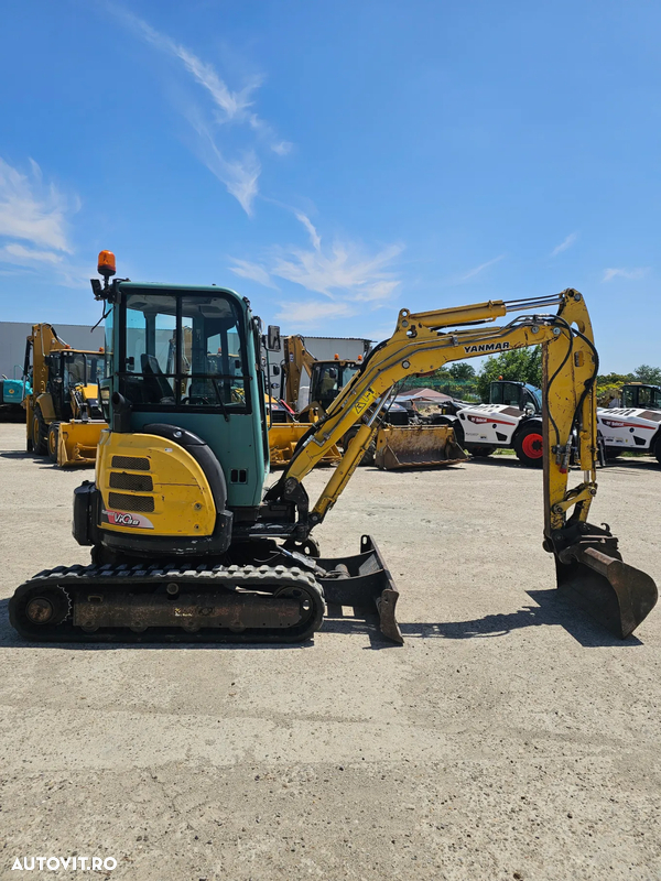 Yanmar VIO38 miniexcavator compact pe senile