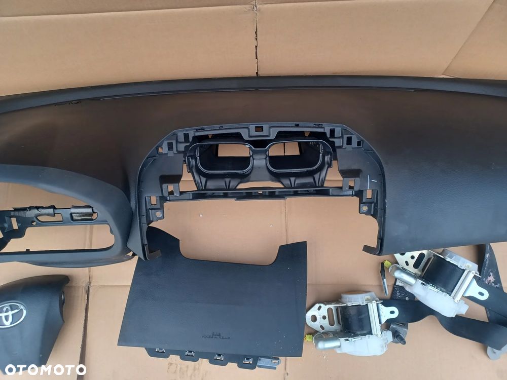 DESKA KOKPIT PASY RAV4 LIFT 09-12 - 8