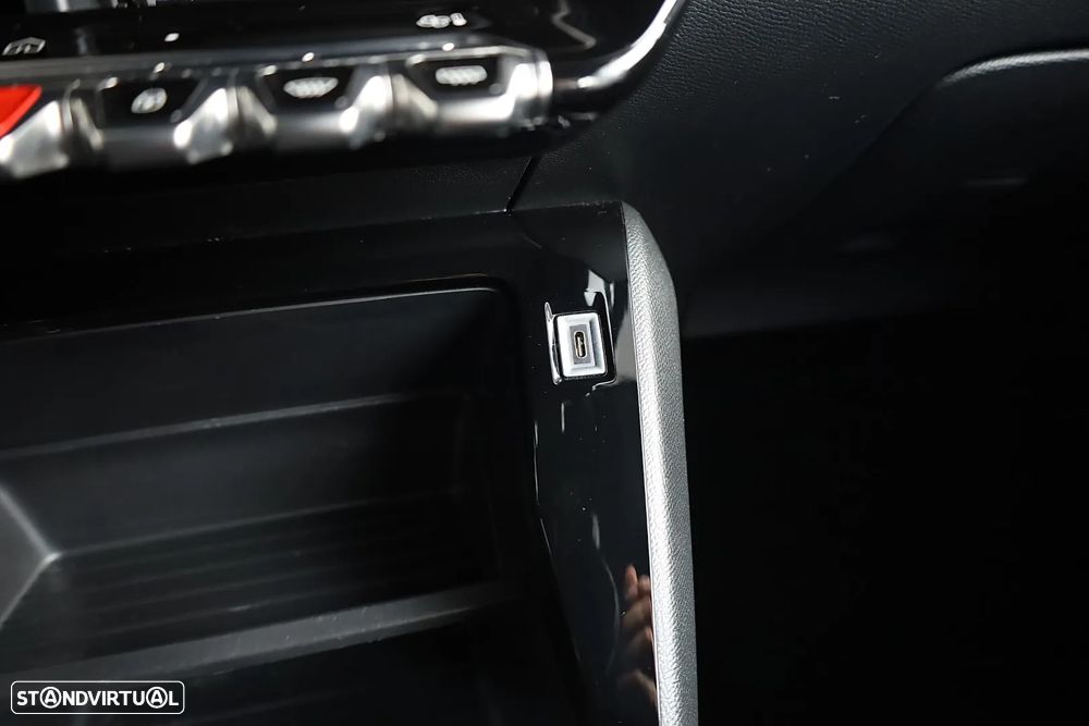 Peugeot 2008 1.2 PureTech Active - 21