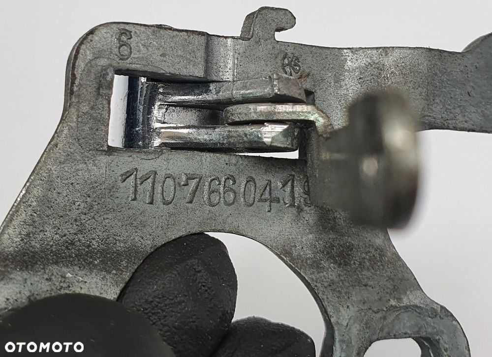 KLAMKA DRZWI PRAWY PRZÓD PRZEDNIA MERCEDES W115 W114 1107660419 - 4