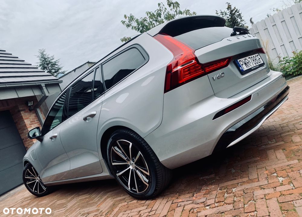 Volvo V60 T6 AWD Recharge Plus Dark - 26