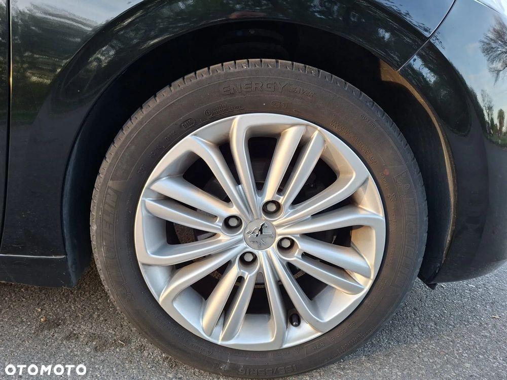 Peugeot 208 PureTech 82 Allure - 13