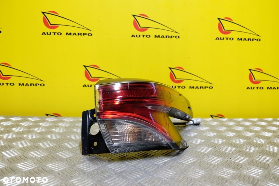 TOYOTA SIENNA 2020 - LAMPA TYŁ PRAWA LED USA - 3