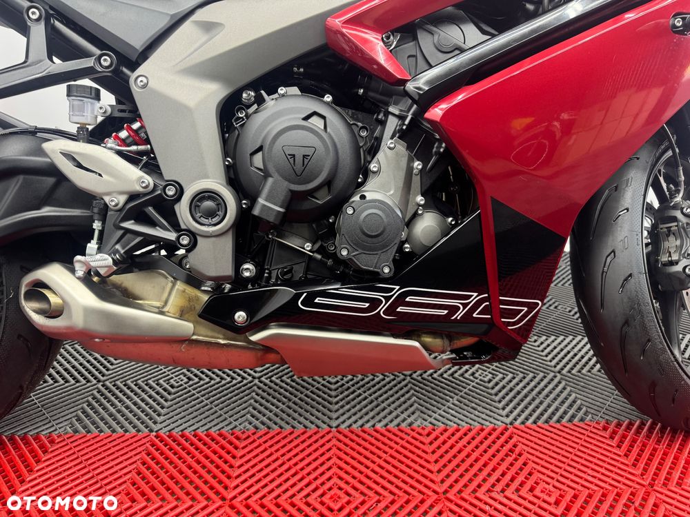 Triumph Daytona - 32