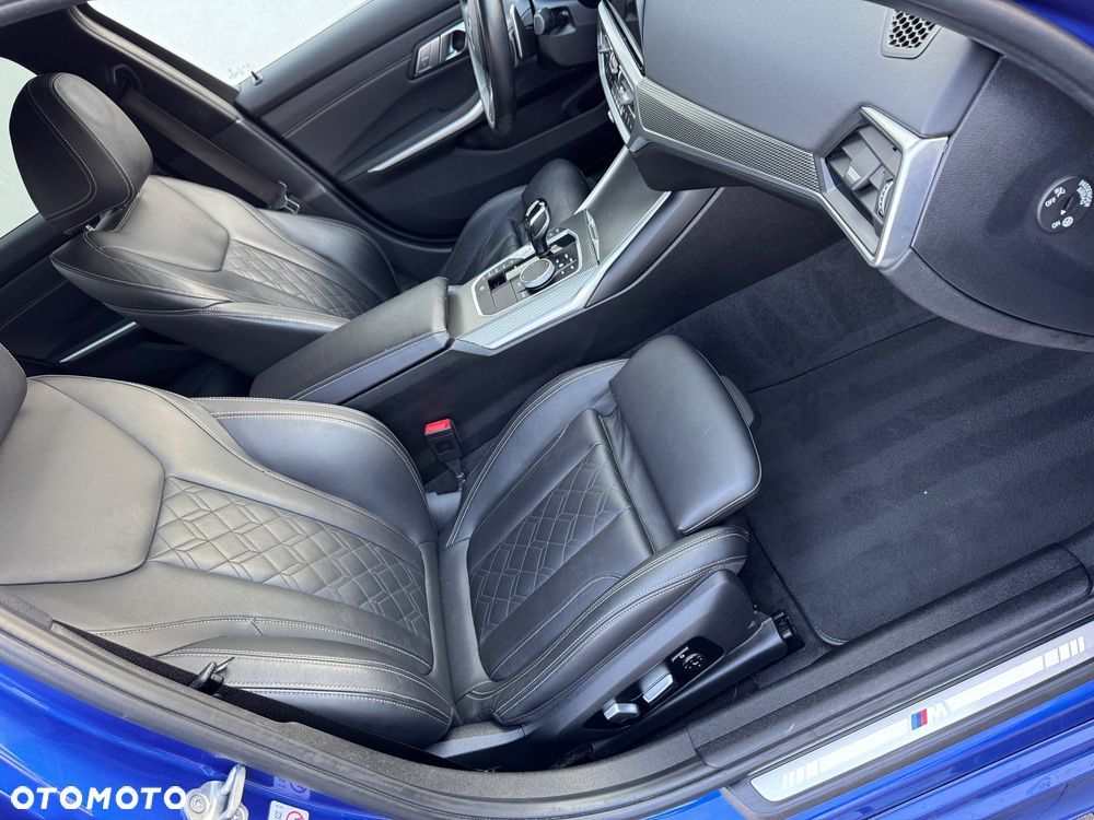 BMW Seria 3 330e M Sport - 26