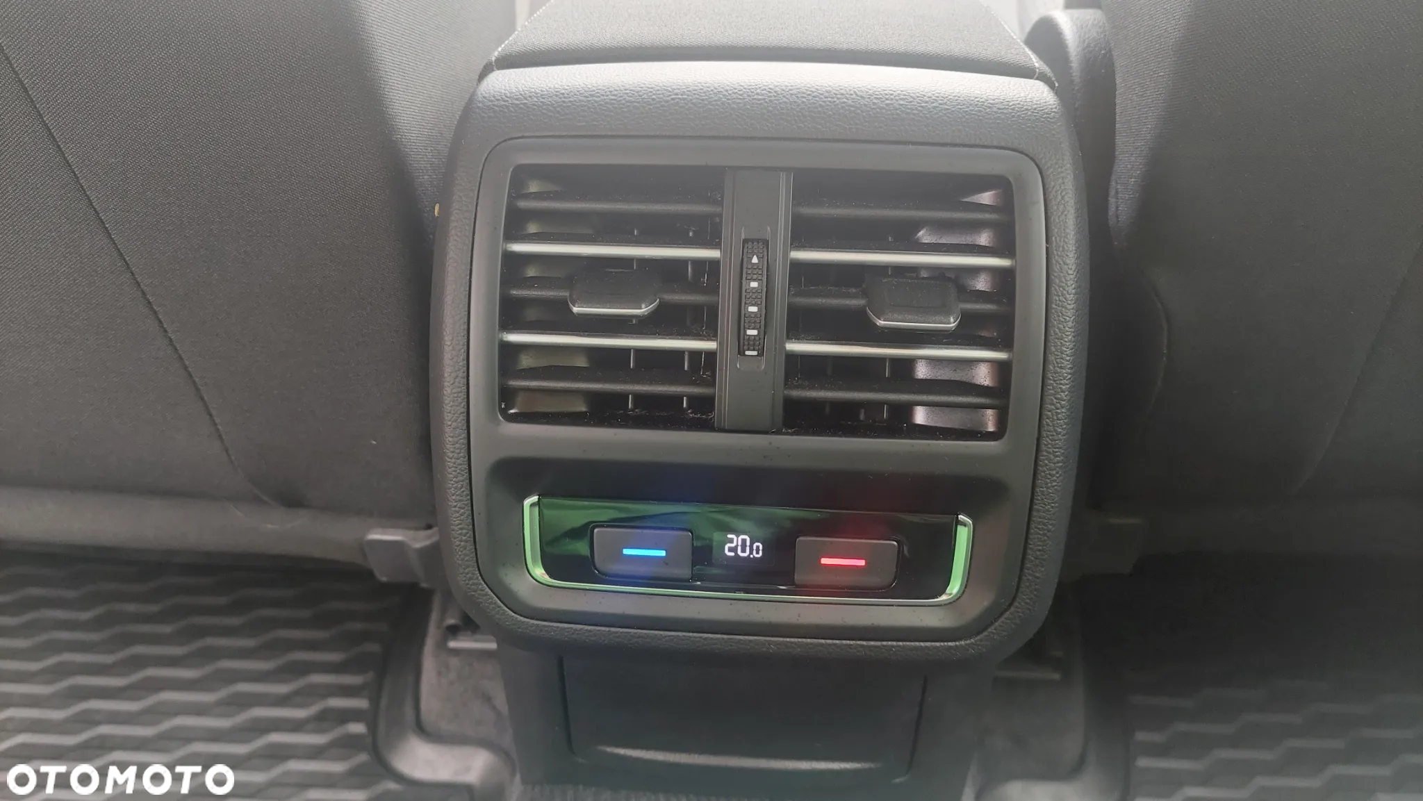Volkswagen Passat Variant 1.6 TDI (BlueMotion Technology) Trendline - 21