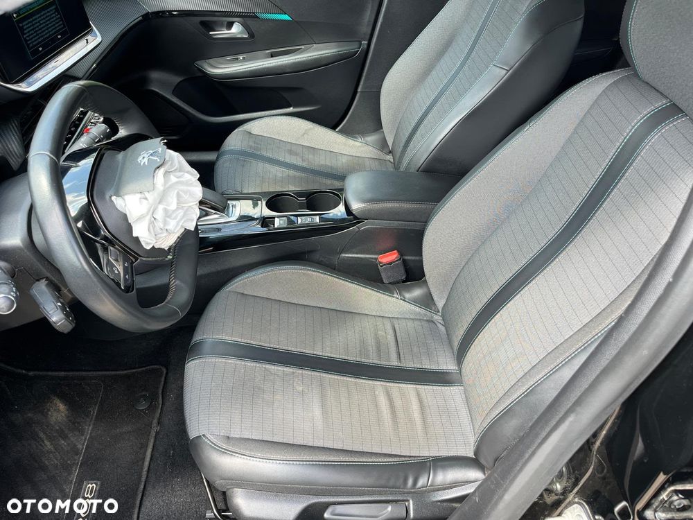 Peugeot 208 - 9