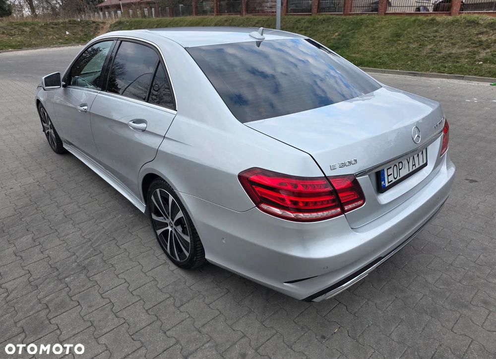 Mercedes-Benz Klasa E 300 BlueTec Hybrid - 4