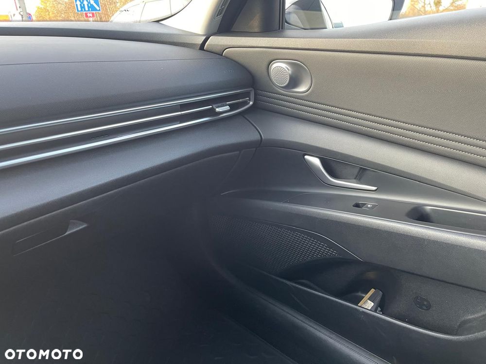 Hyundai Elantra 1.6 Smart CVT - 16