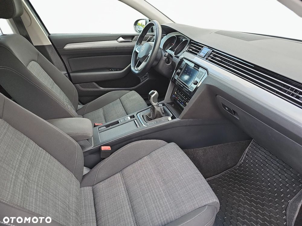 Volkswagen Passat 2.0 TDI EVO Business - 10