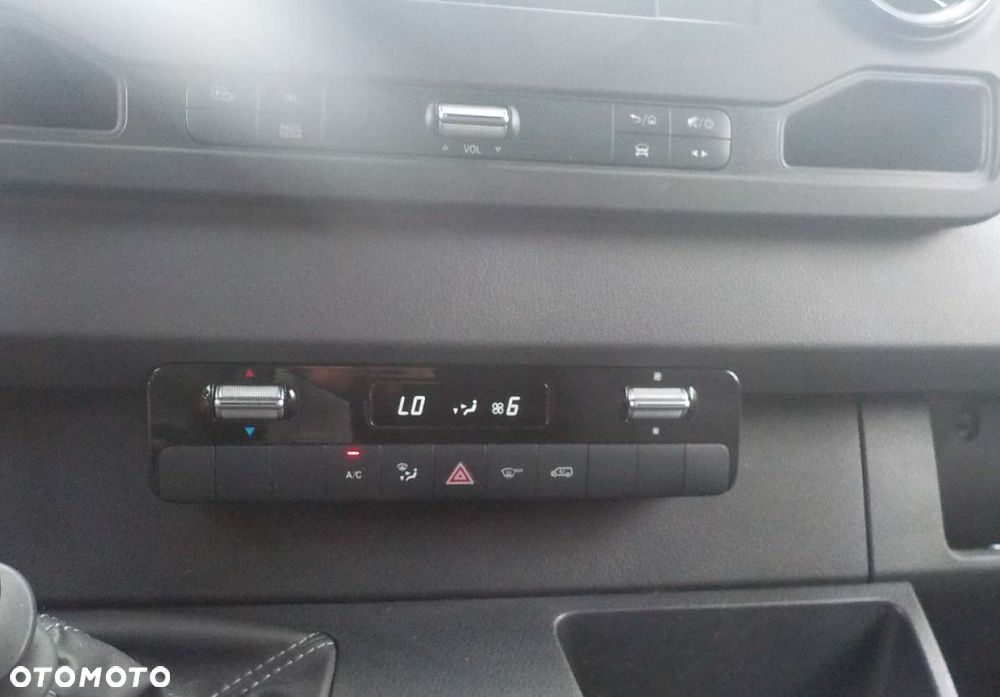 Mercedes-Benz Sprinter - 28